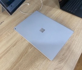 Surface Book 2 15 inch Core i7 Ram 16GB 256GB GTX 1060 Like New